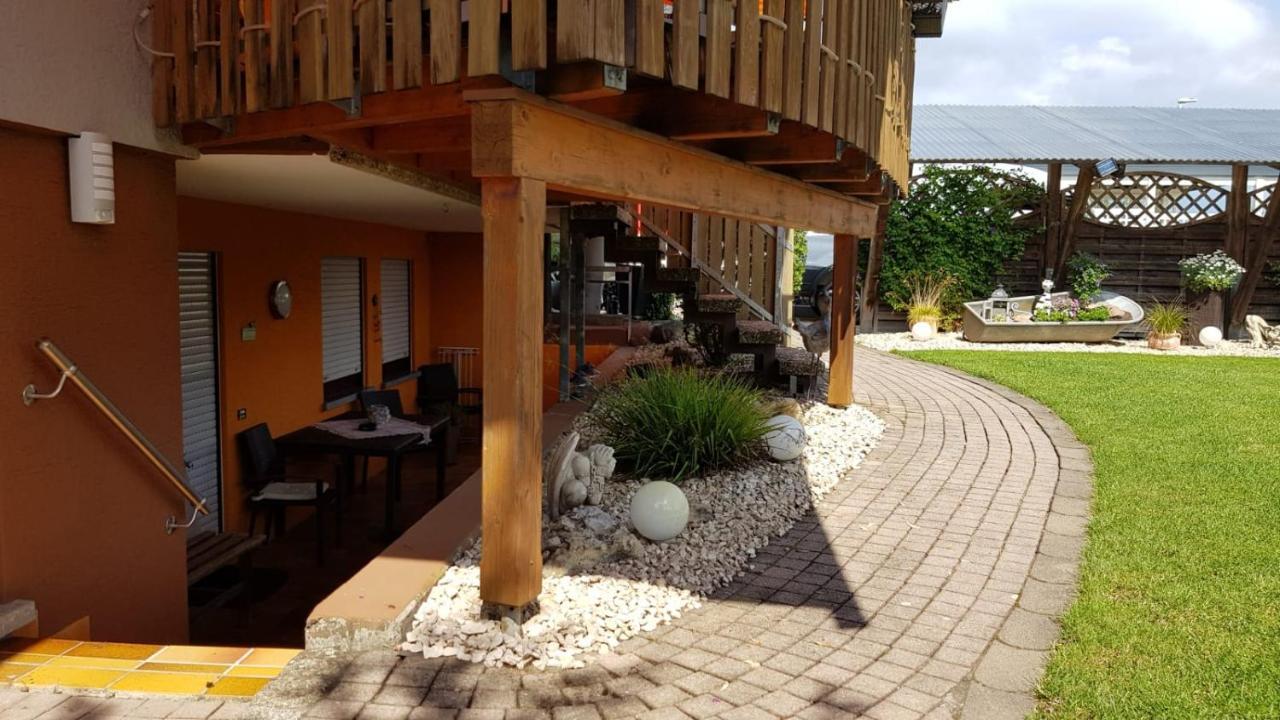 Ferienwohnung Schwarz Sersheim Exterior photo